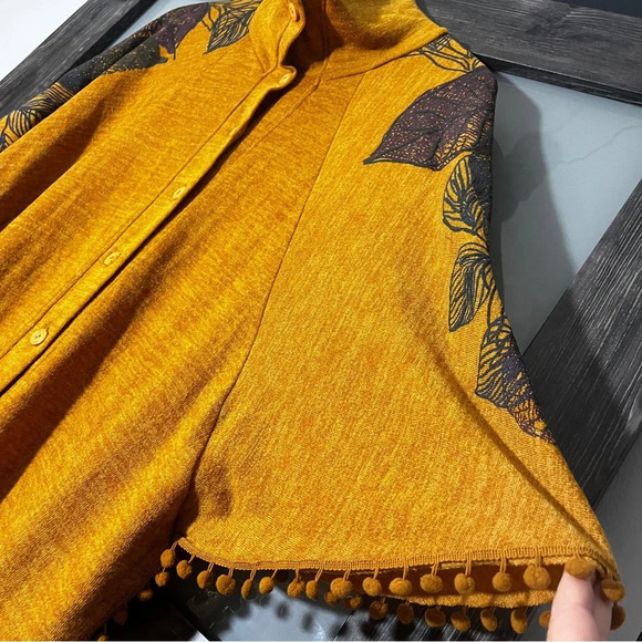 Berre Bat Wing Artsy Boho Lagenlook Mustard Yellow Floral Poncho Pom Pom Detail - Picture 7 of 8
